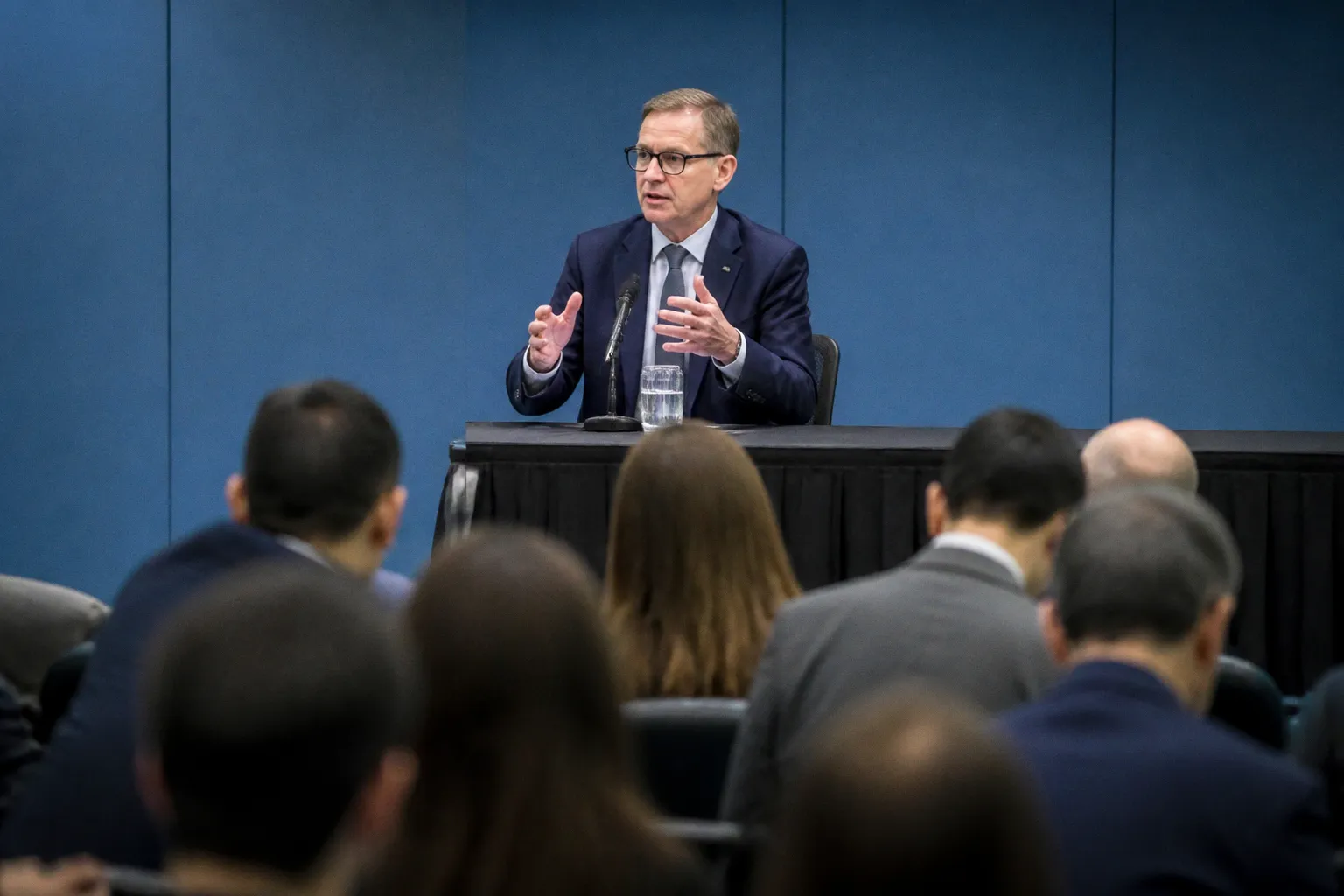 Bank of Canada Gov. Macklem Warns of Excess Imbalances Amid Shifting Financial System