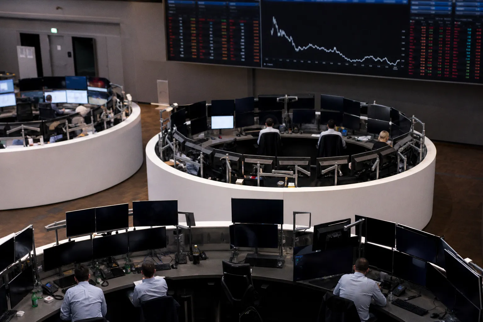 Bank of England Holds Rates Steady Amid Global Market Volatility