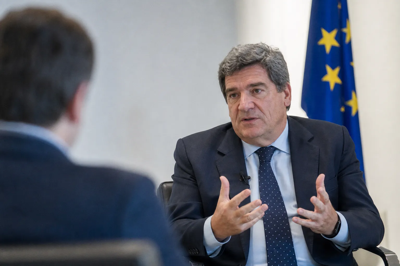 Escrivá Says ECB Must Be Vigilant on Oil Price Impact on Wages