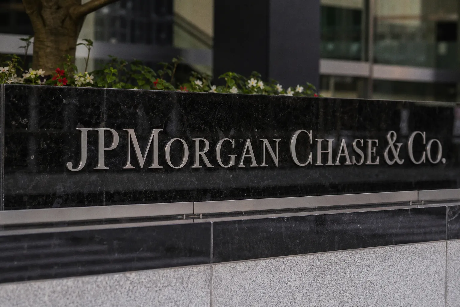 JPMorgan Chase focuses on diversified banking and global growth