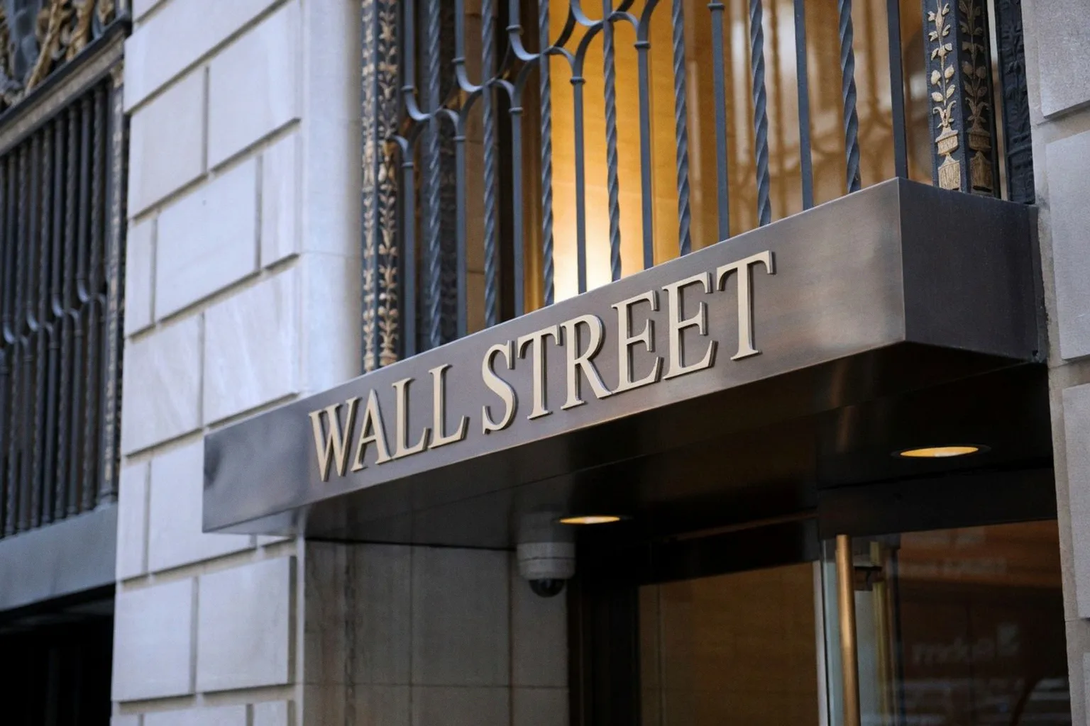 Wall Street Ends Higher as Earnings Season Takes Center Stage - Debt Analysis Report
